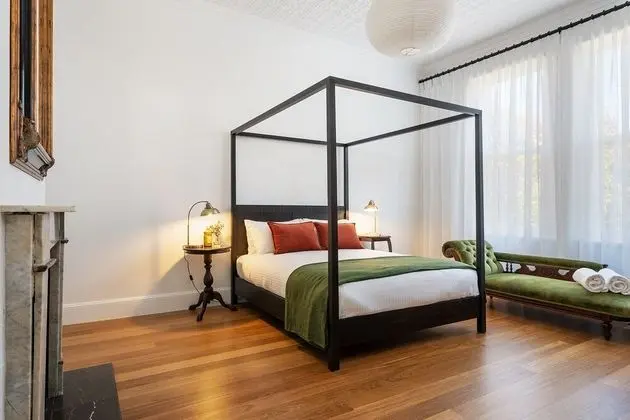 'Lauralla' by Your Innkeeper Mudgee - Oda