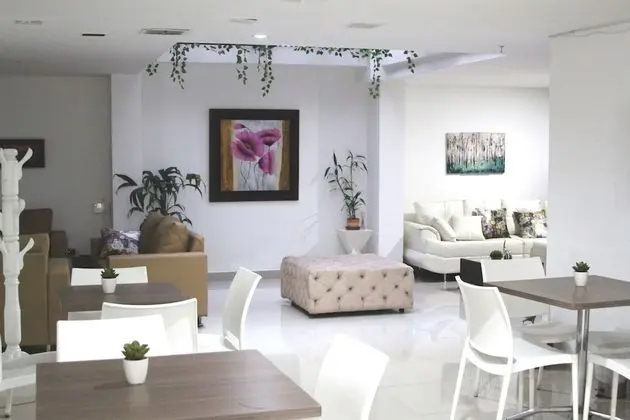 Laureles Guest House