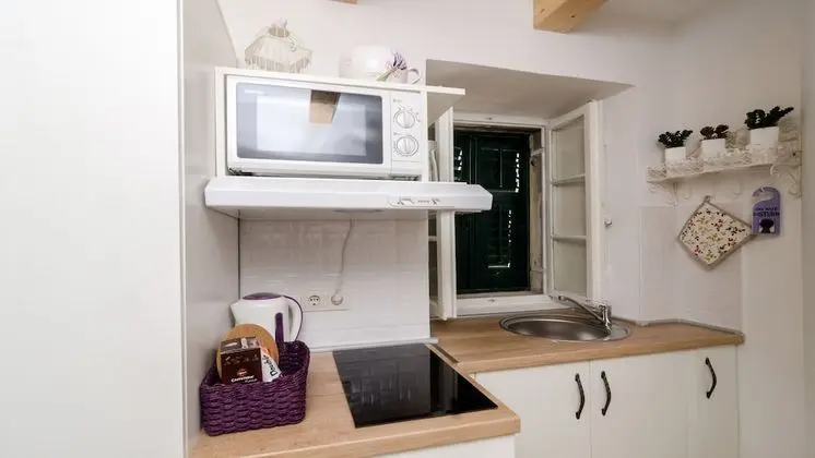 Lavender Garden Apartments - Mutfak