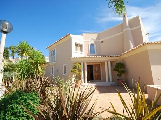 Lavish Villa in Albufeira With Private Swimming Pool - Dış Mekan