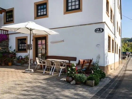Lavish Apartment in Merschbach near Forest - Yerinde Yemek