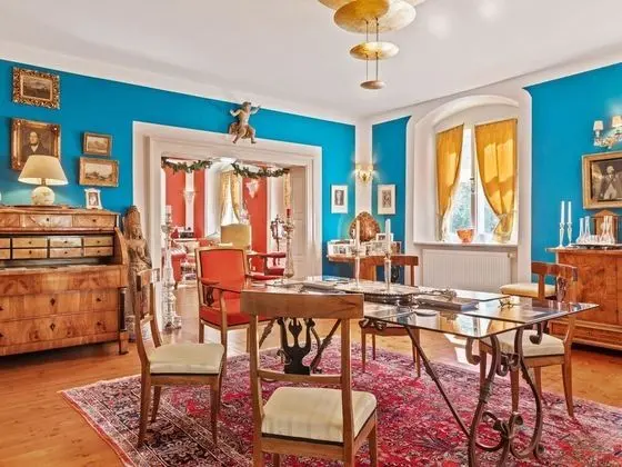 Lavish Castle in Riedenburg with Garden near Lake - Yerinde Yemek