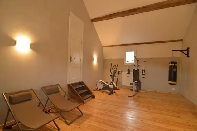 Lavish Castle With Sauna and Gym in Vyle-et-tharoul - Spa