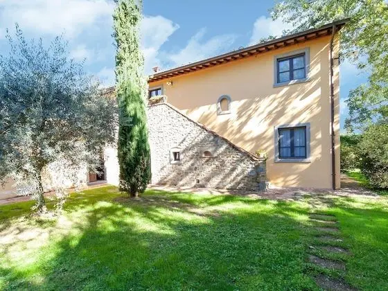Lavish Farmhouse in Cortona With Swimming Pool