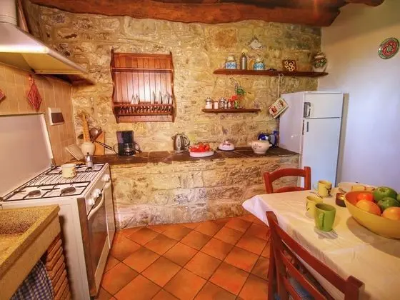 Lavish Farmhouse in Ortignano With Swimming Pool - Mutfak