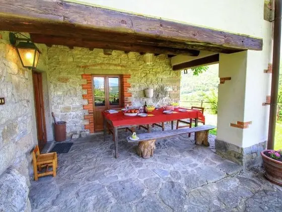 Lavish Farmhouse in Ortignano With Swimming Pool - Oda Düzeni
