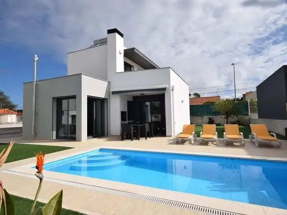 Lavish Villa in Foz do Arelho With Private Swimming Pool - Öne Çıkan Resim