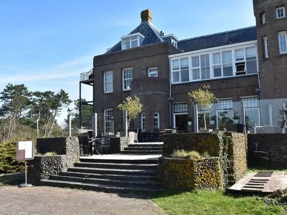 Lavish Holiday Home in Bergen aan Zee With Terrace