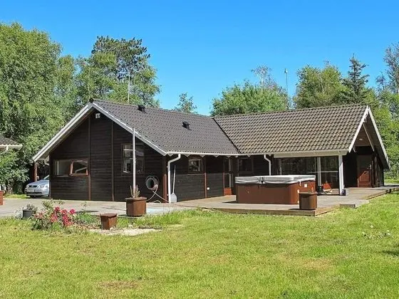 Lavish Holiday Home in Rødby With Sauna