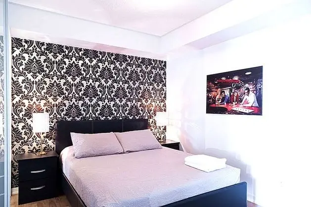 Lavish Suites- New Two Bedroom - Amazing CN Tower View - Öne Çıkan Resim