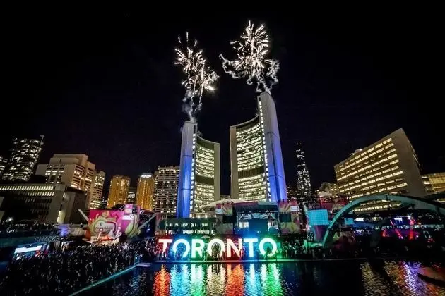Lavish Suites - Two Bedroom Loft - Downtown Toronto - Misafir Tesisleri ve Hizmetleri