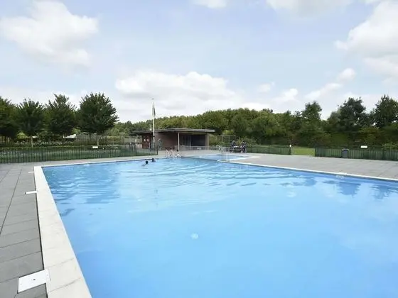 Lavish Villa in Zeewolde With Sauna - Havuz