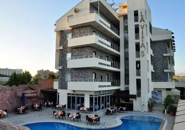 Lavitas Hotel