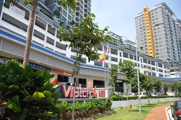 Lawang Suite 2 Bedroom Corner Apartment - Spa