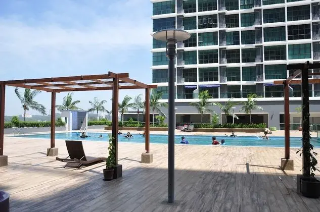 Lawang Suite Apartment With Balcony - Havuz