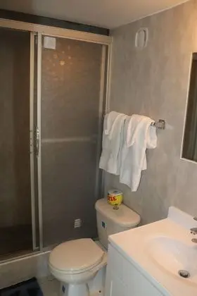 Lawerence Pool House 2 Bedroom With Pool - Banyo Tipleri