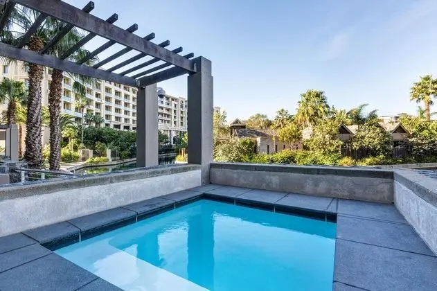 Lawhill Luxury Apartments - Havuz