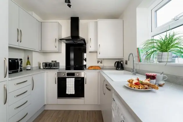 Lawsons Place - Family-friendly Apartment With Parking on Babbacombe Downs - Oda