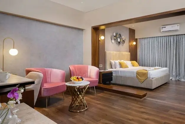 Lazdana Hotel Bangalore - Öne Çıkan Resim