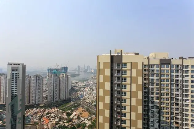 Laze Apartment SAIGON Vinhomes Central Park