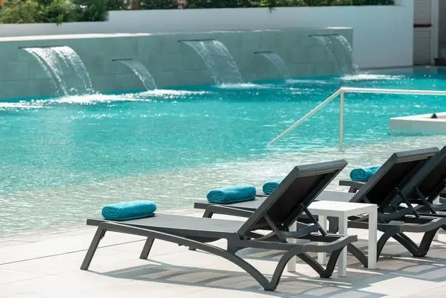 L’Azure Hotel - Havuz
