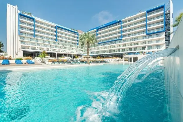 L’Azure Hotel - Öne Çıkan Resim