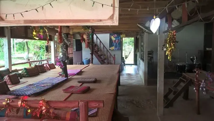 The Lazy Bar And Guesthouse - Yerinde Yemek
