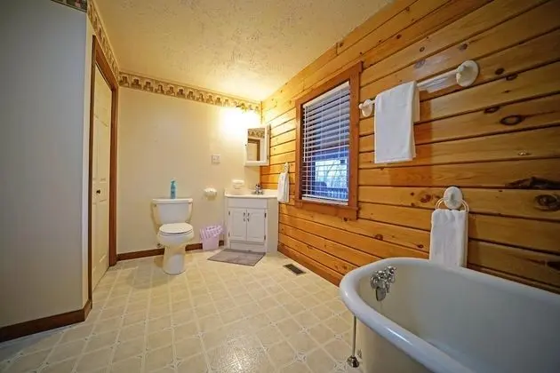 Lazy Bear Lodge ~ Mountain Views ~ Pool Table - Banyo Tipleri