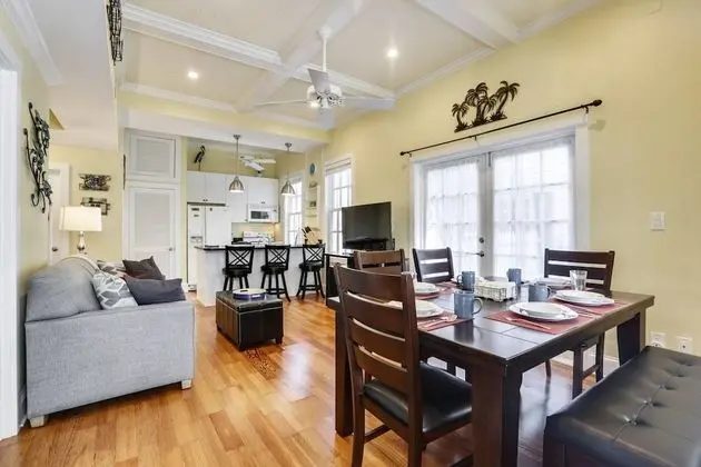 Lazy Gecko by Avantstay Walk to Duval St in Key West! Month Long Stays Only