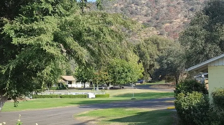 Lazy J Ranch-Americas Best Value Inn