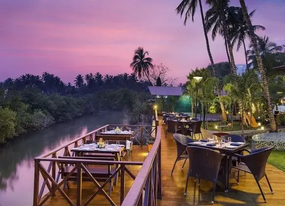 Lazy Lagoon, Baga A Lemon Tree Resort - Yerinde Yemek