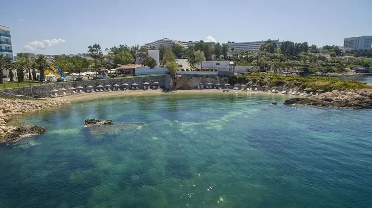 Le Bleu Hotel & Resort - 2