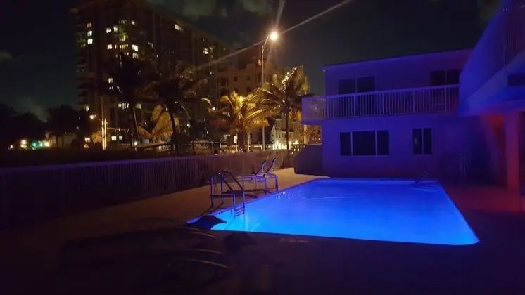 Le Cabanon Motel - Havuz