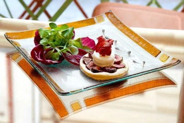 Le Cardinal by Happy Culture