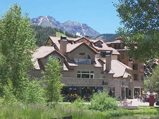 Le Chamonix B by Avantstay Located In Mountain Village, Close to Golf Course & Skiing