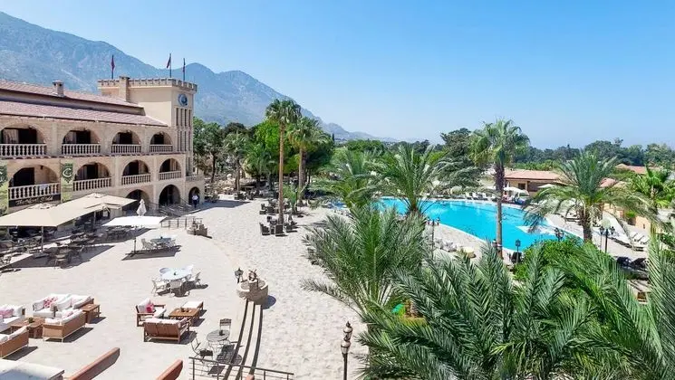 Le Chateau Lambousa Hotel - Havuz