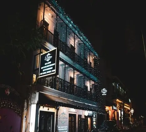 Le CHATEAU - Dış Mekan