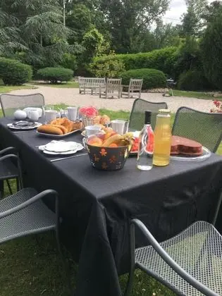 Le clos de la Pomponnette - Yerinde Yemek