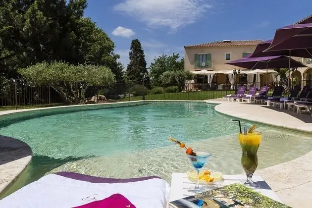 Le Clos de Pradines - Havuz