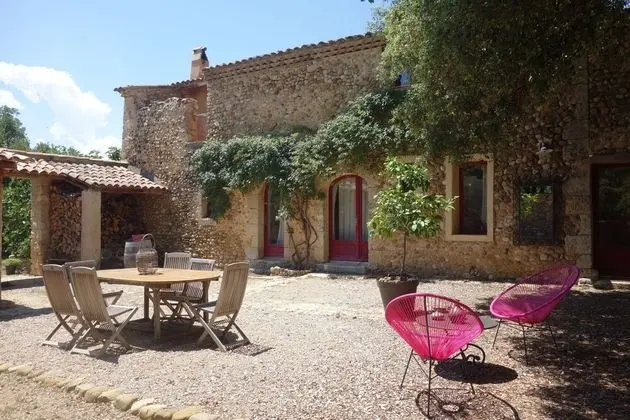 Le Clos des Collines. Chambre d'hôtes - Dış Mekan