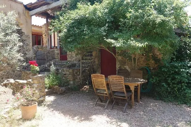 Le Clos des Collines. Chambre d'hôtes - Yerinde Yemek