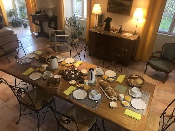 Le Clos Saint Aubin - Chambres d'hôtes - Yerinde Yemek
