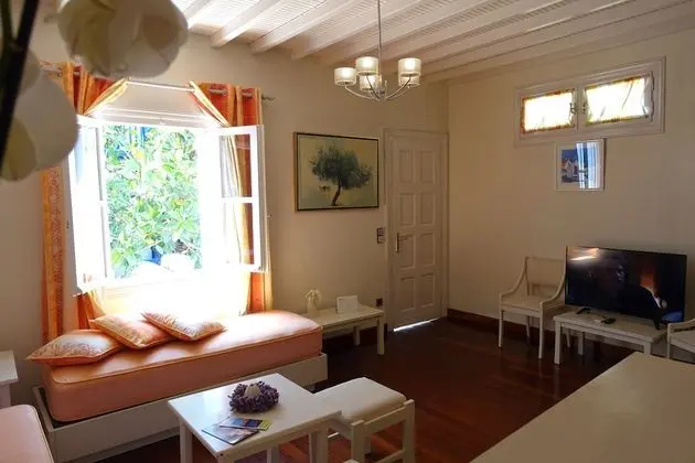 Le Coq Apartments - Lobi