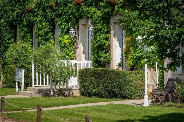Le Fleuray Hotel & Restaurant Le Colonial - Dış Mekan