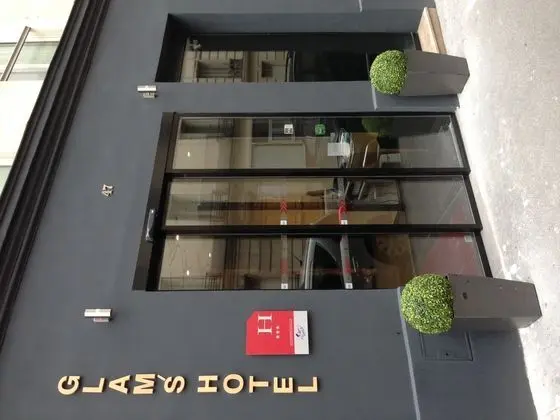 Le Glam's Hotel