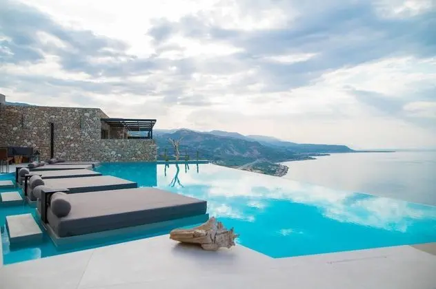 Le Grand Bleu Resort