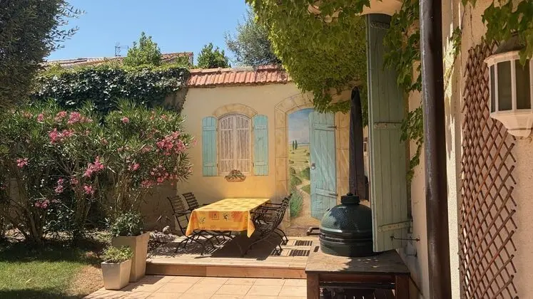 Le Jardin D'homps - Dış Mekan