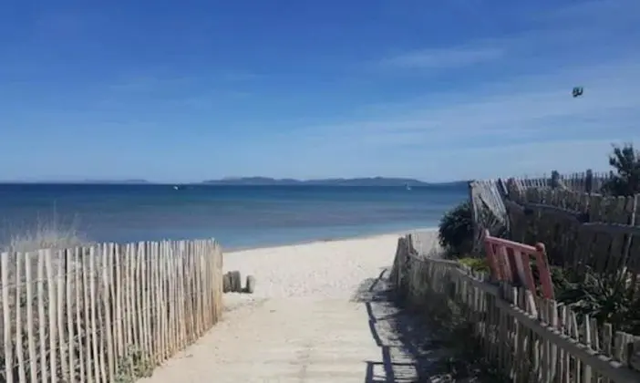 Le Lodge des Iles d'Or - Plaj