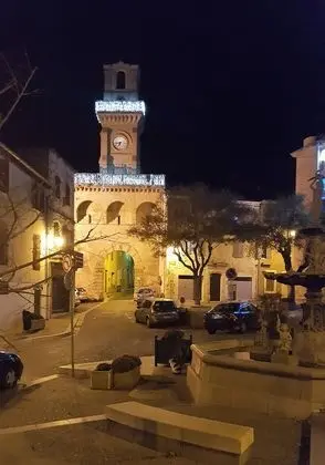 Le Louvre, Lieu atypique