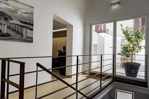 Le Maestranze Deluxe Rooms - Lobi